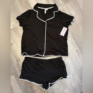 VIRAL Joyspun Collection Pajamas NWT